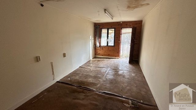 Réf 2255 SAINT AMAND EN PUISAYE