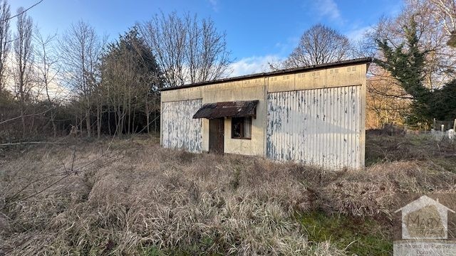 Réf 2255 SAINT AMAND EN PUISAYE