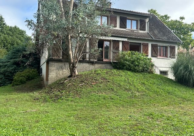 Réf 2312 SAINT AMAND EN PUISAYE Réf 2312 SAINT AMAND EN PUISAYE