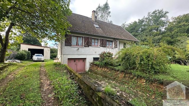 Réf 2312 SAINT AMAND EN PUISAYE