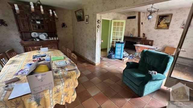 Réf 2312 SAINT AMAND EN PUISAYE