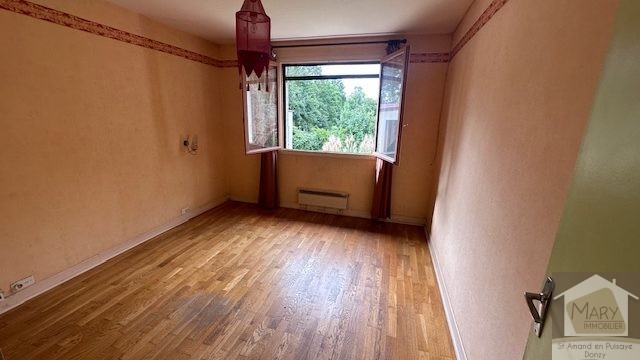 Réf 2312 SAINT AMAND EN PUISAYE