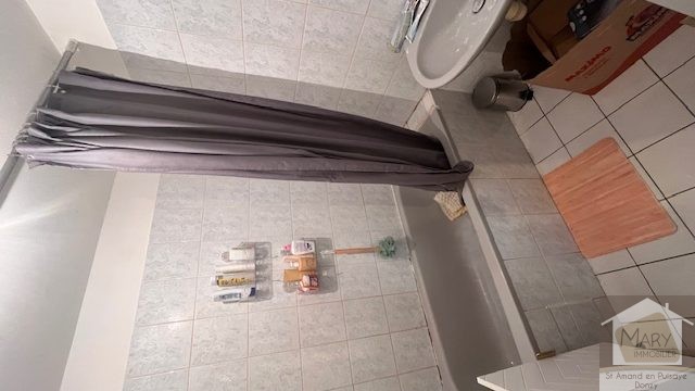 Réf 2315 SAINT AMAND EN PUISAYE