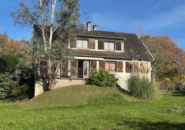 Réf 2312 SAINT AMAND EN PUISAYE