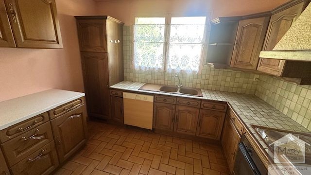 Réf 2312 SAINT AMAND EN PUISAYE Réf 2312 SAINT AMAND EN PUISAYE