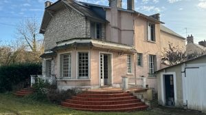 Réf 2323 SAINT AMAND EN PUISAYE