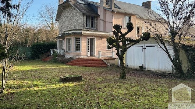 Réf 2323 SAINT AMAND EN PUISAYE Réf 2323 SAINT AMAND EN PUISAYE