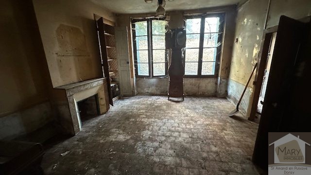 Réf 2324 SAINT AMAND EN PUISAYE