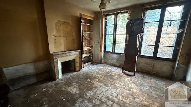 Réf 2324 SAINT AMAND EN PUISAYE