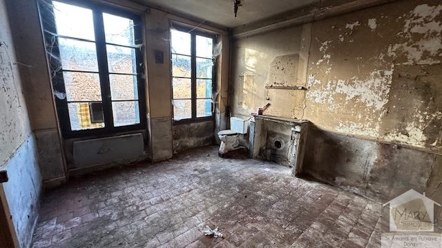 Réf 2324 SAINT AMAND EN PUISAYE