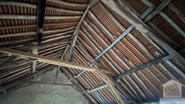 Réf 2324 SAINT AMAND EN PUISAYE