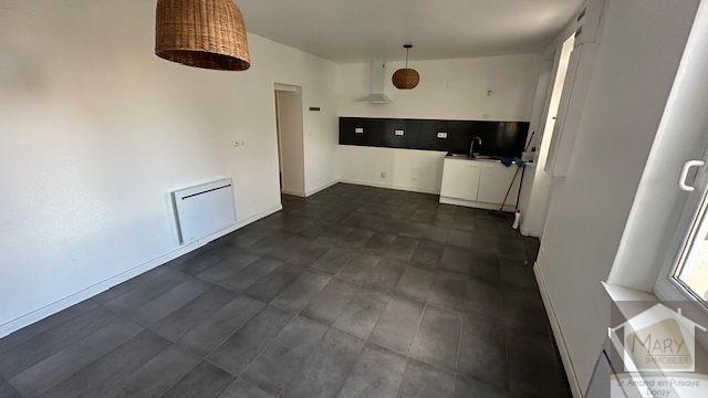 Réf 2327 SAINT AMAND EN PUISAYE Réf 2327 SAINT AMAND EN PUISAYE