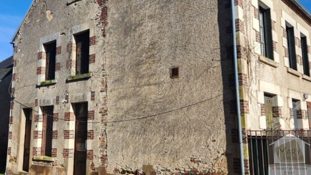 Réf 2672 SAINT AMAND EN PUISAYE