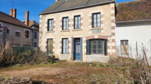 Réf 2672 SAINT AMAND EN PUISAYE