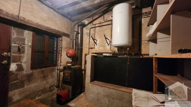 Réf 2672 SAINT AMAND EN PUISAYE