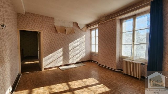 Réf 2672 SAINT AMAND EN PUISAYE