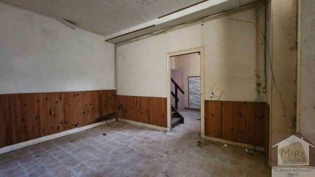 Réf 2672 SAINT AMAND EN PUISAYE