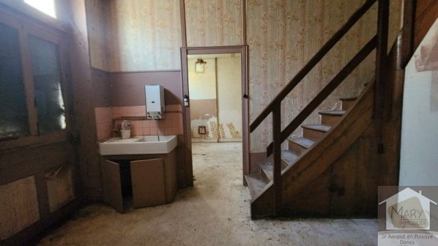 Réf 2672 SAINT AMAND EN PUISAYE