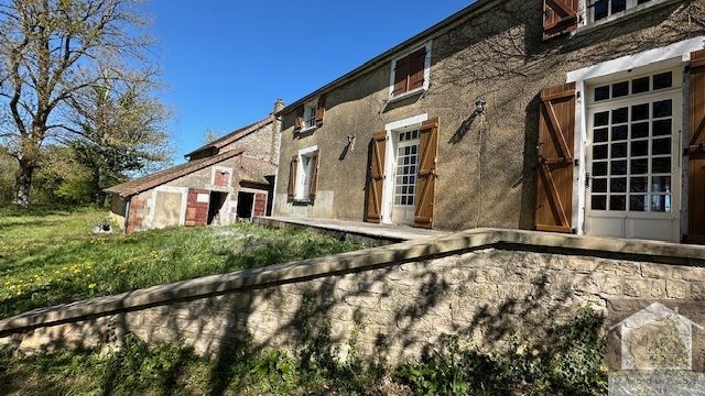 Réf 2338 SAINT SAUVEUR EN PUISAYE