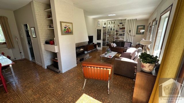 Réf 2335  SAINT AMAND EN PUISAYE