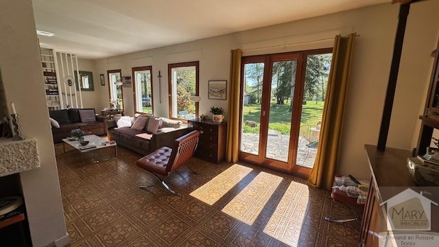 Réf 2335  SAINT AMAND EN PUISAYE