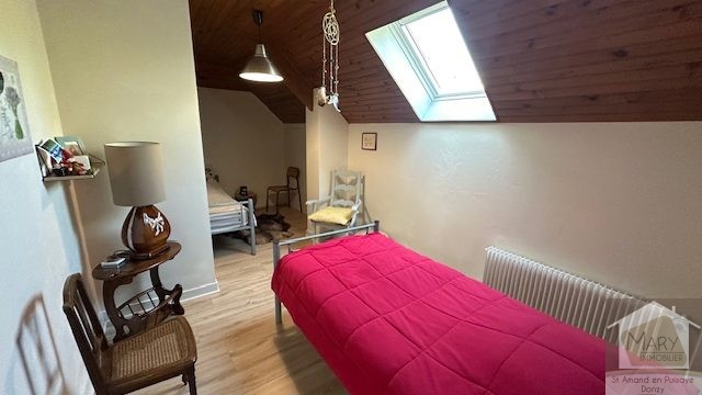 Réf 2335  SAINT AMAND EN PUISAYE