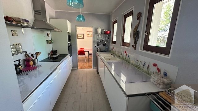 Réf 2335  SAINT AMAND EN PUISAYE