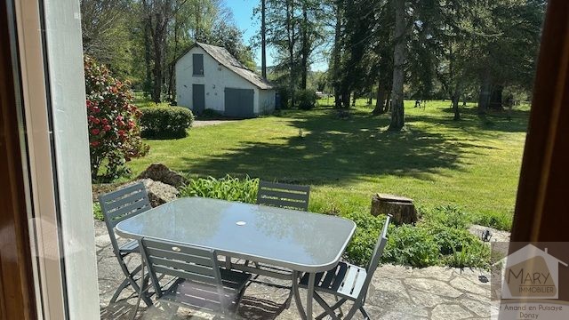 Réf 2335  SAINT AMAND EN PUISAYE