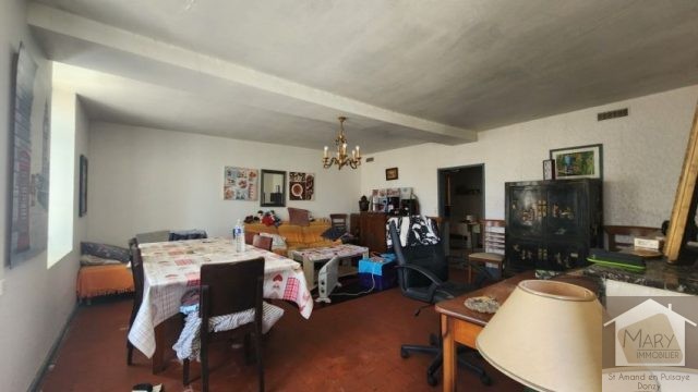 Réf 2673 SAINT AMAND EN PUISAYE