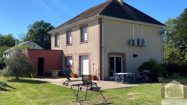 Réf 2342 SAINT AMAND EN PUISAYE