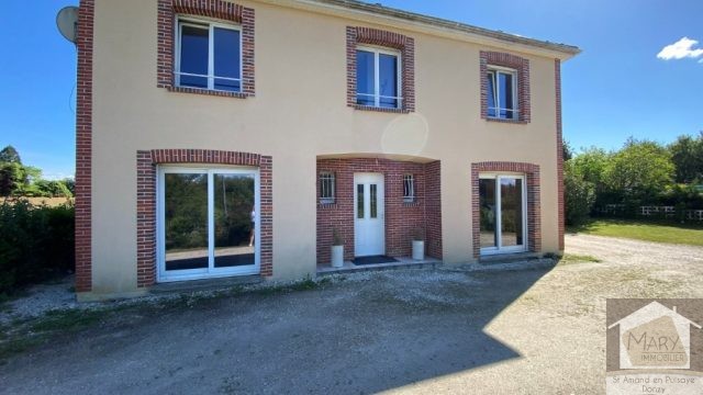 Réf 2342 SAINT AMAND EN PUISAYE