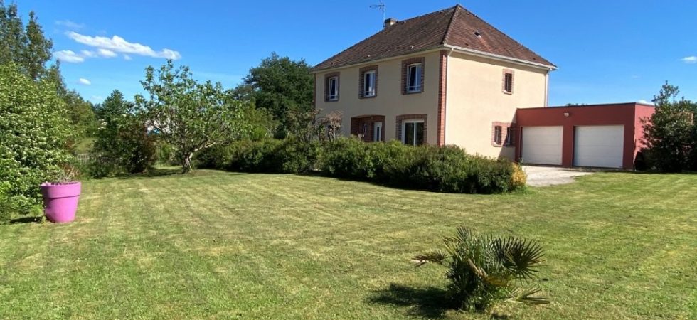 Réf 2342 SAINT AMAND EN PUISAYE