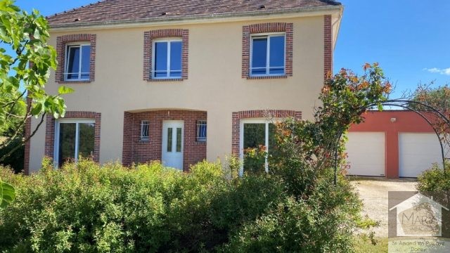Réf 2342 SAINT AMAND EN PUISAYE