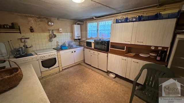 Réf 2340 SAINT AMAND EN PUISAYE