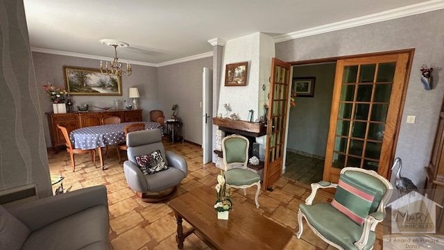 Réf 2340 SAINT AMAND EN PUISAYE