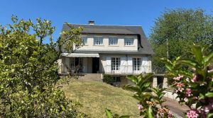 Réf 2340 SAINT AMAND EN PUISAYE