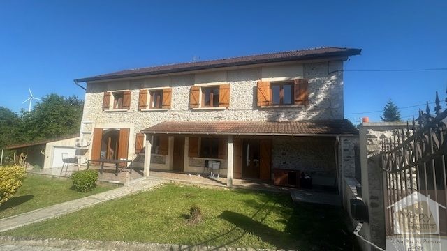Réf 2344  Secteur SAINT AMAND EN PUISAYE