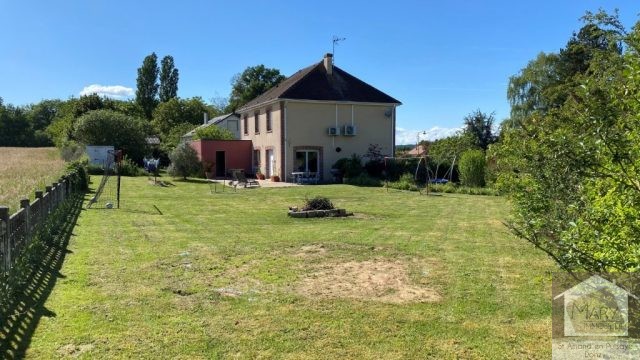 Réf 2342 SAINT AMAND EN PUISAYE