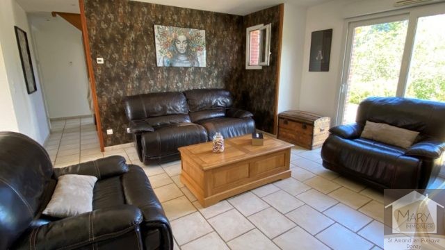 Réf 2342 SAINT AMAND EN PUISAYE