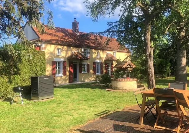 Réf 2343 Secteur SAINT AMAND EN PUISAYE