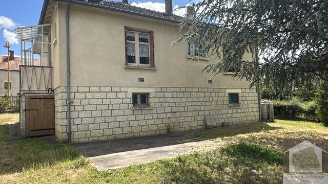 Réf 2347 SAINT AMAND EN PUISAYE