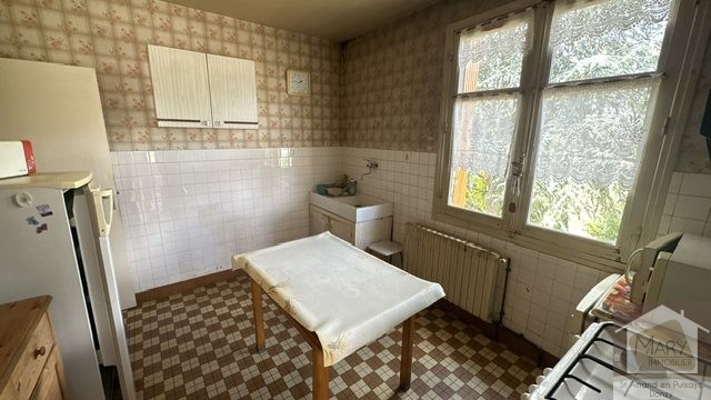 Réf 2347 SAINT AMAND EN PUISAYE