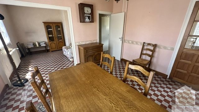 Réf 2347 SAINT AMAND EN PUISAYE
