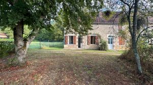 Réf 2349 SAINT AMAND EN PUISAYE