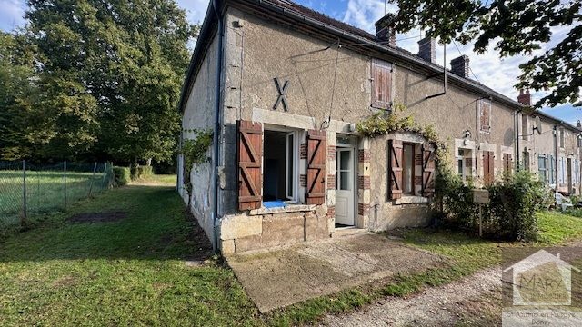 Réf 2349 SAINT AMAND EN PUISAYE