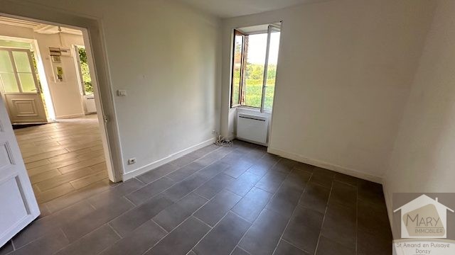 Réf 2349 SAINT AMAND EN PUISAYE