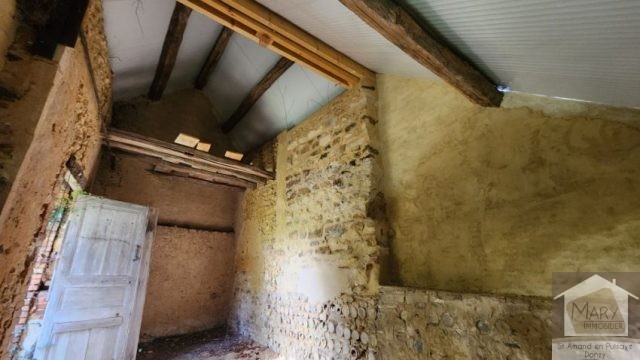 Réf 2676 SAINT AMAND EN PUISAYE