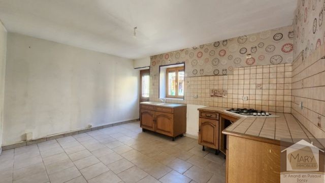 Réf 2675 SAINT AMAND EN PUISAYE