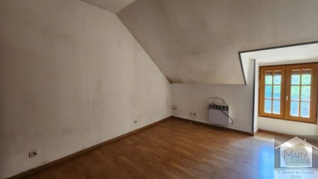 Réf 2675 SAINT AMAND EN PUISAYE