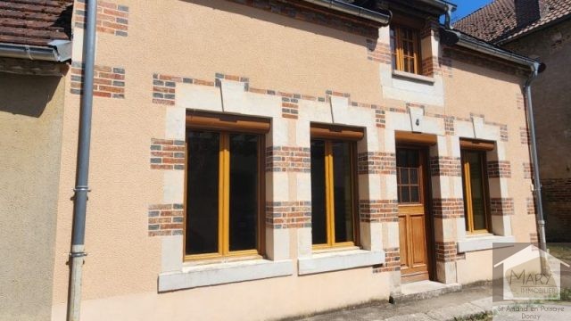 Réf 2675 SAINT AMAND EN PUISAYE